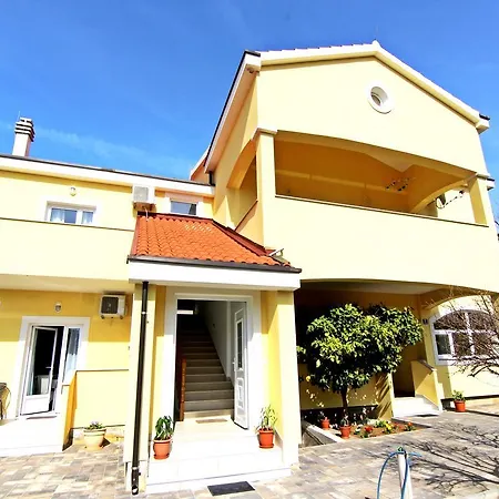 Apartments Vid *